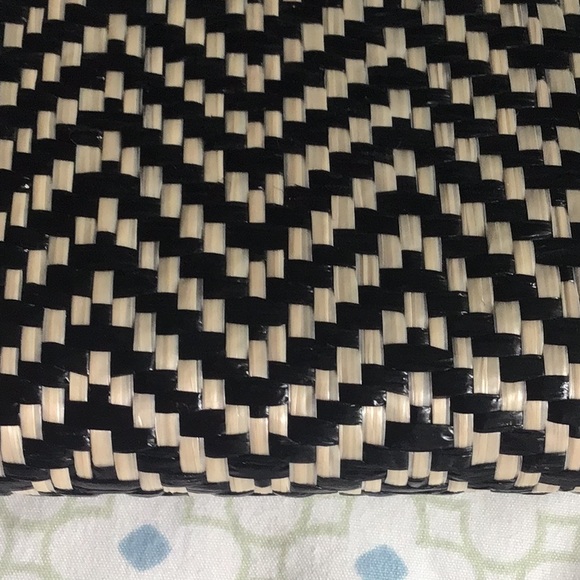 Weave patterned wallet with clasp. NWOT. - Picture 5 of 5